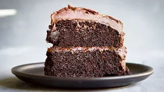 Get the written recipe here: https://bakingcherry.com/creamy-and-moist-vegan-chocolate-cake/ Subscri. 