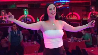 ياريت امك حماتي دمك عسل السنيورة هبه مسعود اكيز ميوزك بلاس  ياريت امك حماتي دمك عسل السنيورة هبه مسعود اكيز ميوزك بلاس