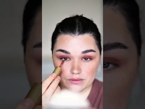 A soft smokey with a bit of sparkle