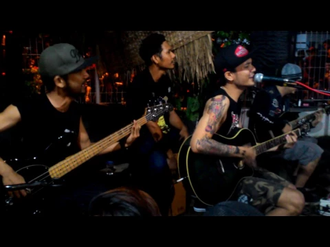 Download MP3 Kekasih tolol akustik superiots live at mojokerto