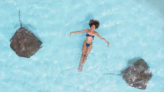 BOAT LIFE: Brave model for our Charity Bikini Photoshoot! 😱