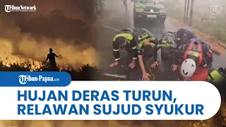 4 BULAN BERJUANG LAWAN API, Relawan Karhutla Akhirnya Sujud Syukur saat Hujan Deras Turun di Banjar