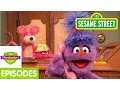 Download Lagu Furchester Hotel: Phoebe Talks to Animals (Full Episode)