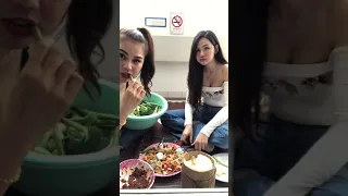 makan somtun sama papa dan dede di thailand