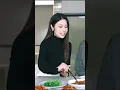 妻子為了100萬要和小夥''假離婚''，要求是小夥和美女總裁結婚！領了證後發現她暗戀了小夥17年，倆人產生了真感情，前妻一看沒機會了，死纏爛打著要跟小夥復婚！