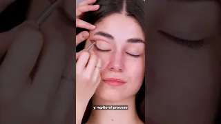 El Cut Crease no es solo una tendencia, es una técnica que exige precisión y dominio del contraste.