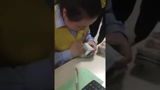 أسرع من آلة عد النقود 