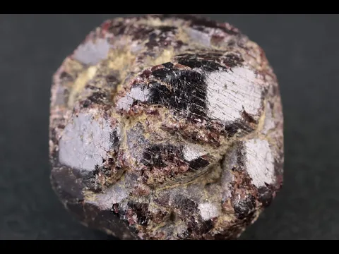 アルマンディン(鉄礬柘榴石) 原石 30.5g｜天然石 通販キラリ石