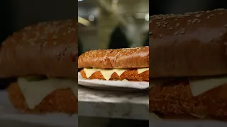 انسى اي ساندوتش كلته في حياتك عشان ده دلوقتي وقت البيج زين من زين الشام جرب دلوقتي  أصل الأكل السوري دندنها