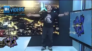 غاني مهدي في مقطع مؤثر و معبر ج  د ا دندنها