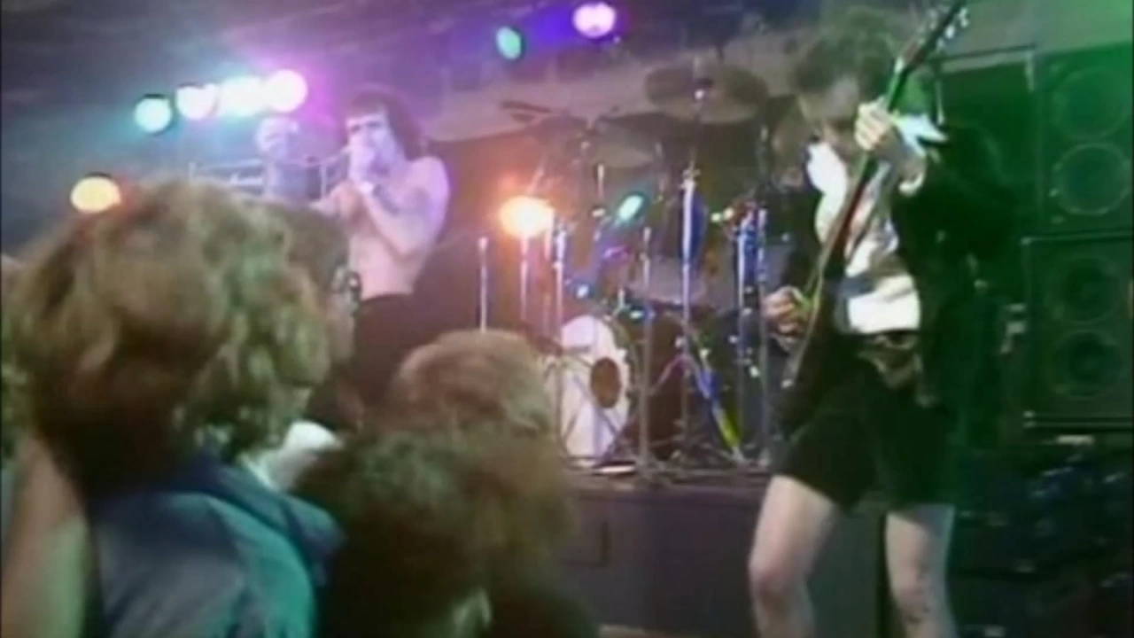 AC / DC - 06 - Whole lotta Rosie (Colchester - 1978)