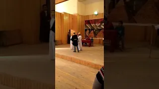 مشهد من مسرحية صلاح الدين الأيوبي والدولة الايوبية إعداد واخراج العبقري انور السيد 