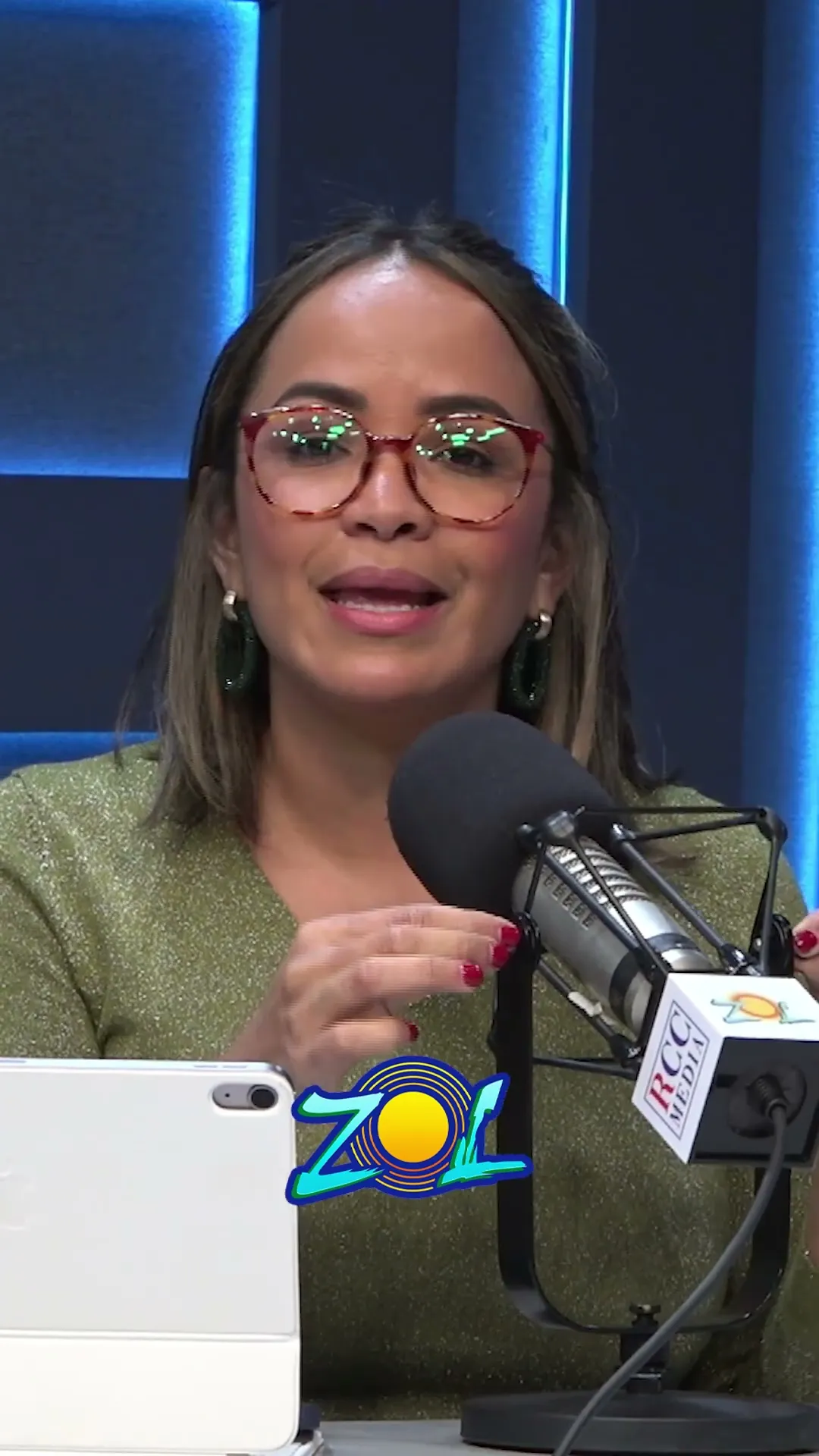 RECLAMO POR 820 MILLONES