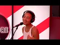 Olivia Dean et Waxx interprètent "You've Got a Friend" en live dans Foudre