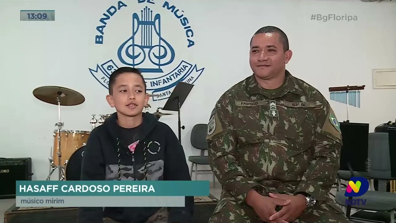 Filho se inspira em pai músico e aprende a tocar seis instrumentos aos 12 anos