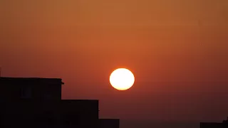 Outstanding Time Lapse of GOLDEN Sun setting into the Sea
