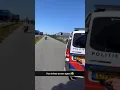 Download Lagu meneer de politie agent kom dan als je lef hebt #shorts #politie