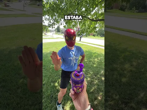 SPIDERMAN prueba las GRAGEAS ASQUEROSAS 🤢 #shorts  #spiderman