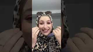 نبيلة نحاتلي الخيمار قدام قاع لبنات شوفوا واش صرالها             دندنها