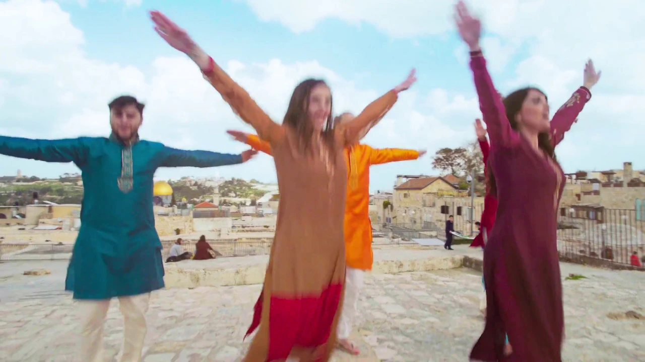 YOU HAVE TO SEE THIS! INCREDIBLE!!! Sarah Liberman Official Music Video - Living Waters