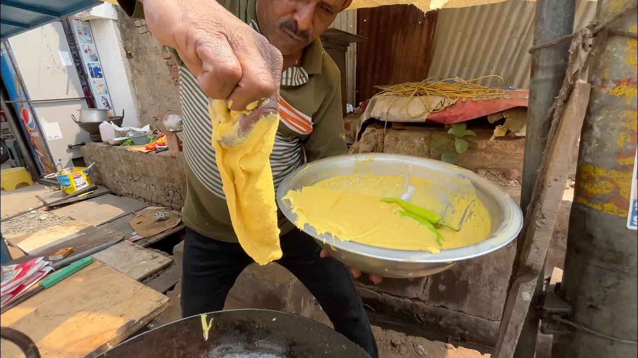 Andhra Man Serves Foot-long Mirchi Pakora   Indian Street Food