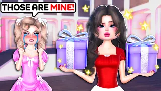 I Ruined SPOILED GIRL'S BIRTHDAY in Dress to Impress!