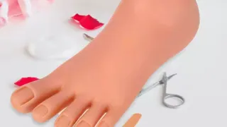 satisfying cleaning foot 👣 with Tom