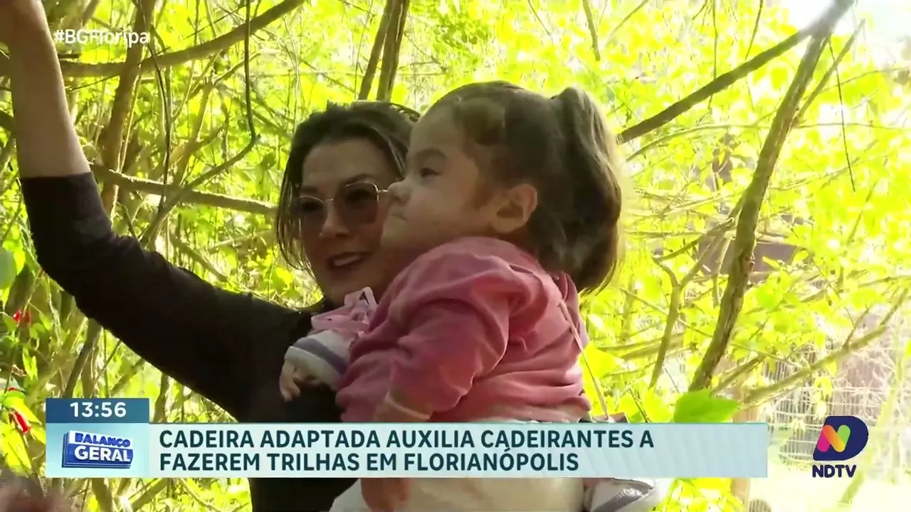 Cadeira adaptada facilita trilhas em Florianópolis para cadeirantes