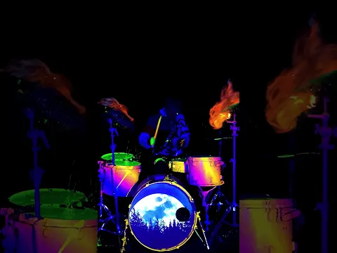 GLOWING DRUMS 🎪