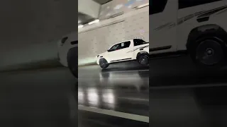 تويوتا بنت اليابان لصنعها مطلين سكران 