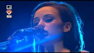 Download Amy Macdonald - Born To Run (Live In Campus Invasion Goettingen 07-10-2010) MP3