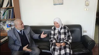 أ رضا جندية تحكي طرفا من سيرتها الذاتية في لقائها بالأستاذ الدكتور عبد الحميد هنداوي في مكتبه 