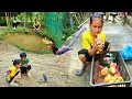 Download Lagu Two orphans bought ducks to raise. Rescued a strange bird on the way home.