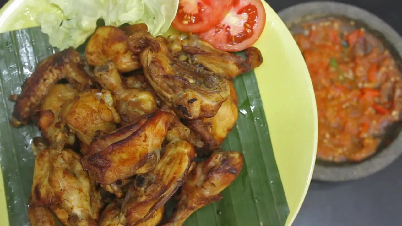 AYAM GORENG SUHARTI. 