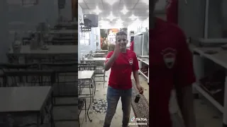 شاب لسه في اعداديه ابو الشوق ميوزكلي 