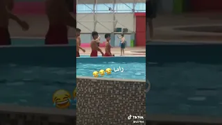 فضيحت عباس الركابي او راما في المسبح الوالد يكرصون بيها 2023 