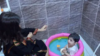الا م سارة ليوم كامل وبناتها المشاغبات      دندنها