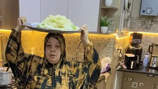 أم جني نعمل المحشي الكرنب بقي 