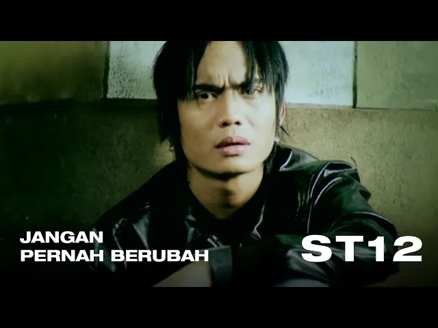 Download MP3 ST12 - Jangan Pernah Berubah | Official Video Clip