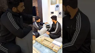 Pawan Sahu And Manish Sahu Withdraw Crores Of Rupees From The Bank And Count It With The Machine 