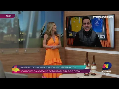 Barbeiro de Criciúma, morador de Londres, faz o corte de cabelo dos jogadores da Seleção Brasileira