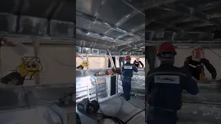 22 people working on the boat #shorts #aluminiumfabrication #welding #boatbuild #performanceboats