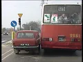 Download Lagu Autobus przegubowy potrafi przestawić samochód!