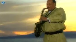 نسيت النوم و احلامه نسيت ليالية و أيامه بعيد عنك حياتي عذاب  عاشق الساكس سمير سرور   دندنها