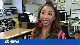 Download Lizzo Singalong: Teacher empowers students and goes viral MP3