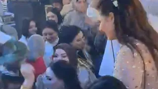 اللهم لا حس د من رجع ة الأس   د    أوش ا بيدغدغ ميت غمر     دني ا الأل في    دندنها