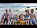 At the beach Elsa Anna toddlers - water fun
