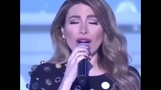 الفنانة يارا تغني شفتو من بعيد بحساس دندنها