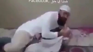 خدارا اپنی بہن بیٹیوں کو پیر صاحبوں سے بچا کے رکھ 