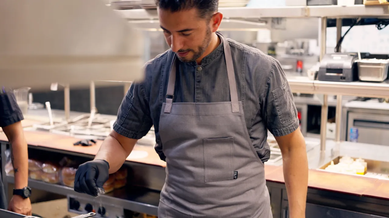Road Runner Sports — Jamal: Why the Right Shoes Matter for Chefs at Road Runner Sports (YouTube video ad)